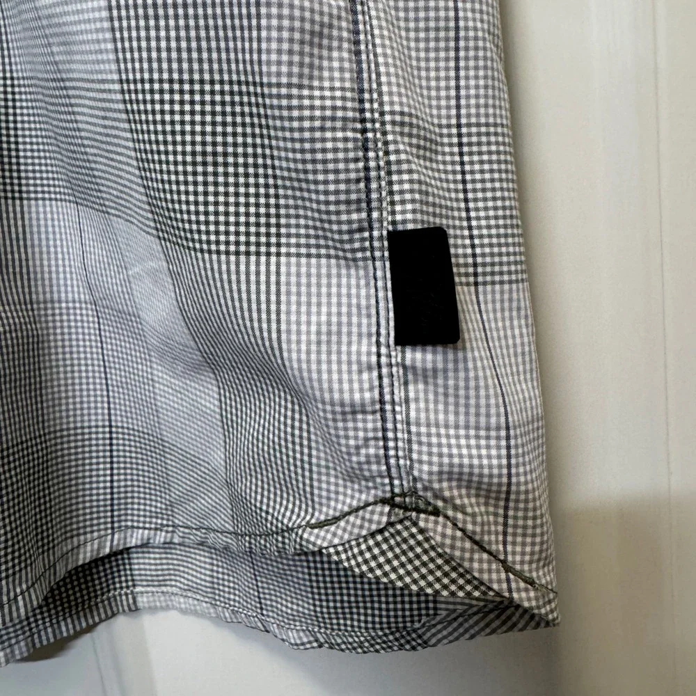 The North Face Mens Button Up Shirt M Grey Plaid Nylon Gorpcore Hiking Outdoor